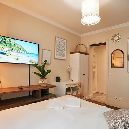 Διαμέρισμα Charming Batignolles *