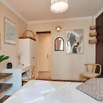 Charming Batignolles アパート パリ