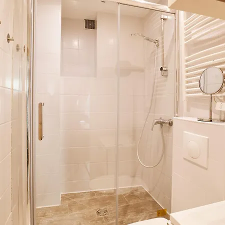 Charming Batignolles شقة